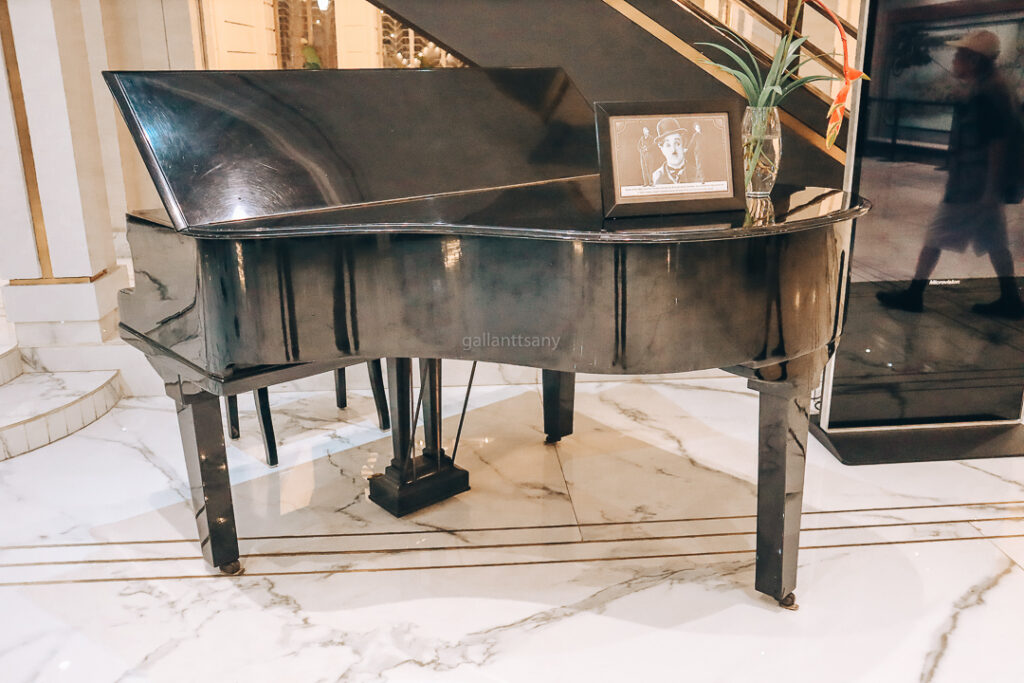 Piano legendaris di lobi hotel Savoy Homann