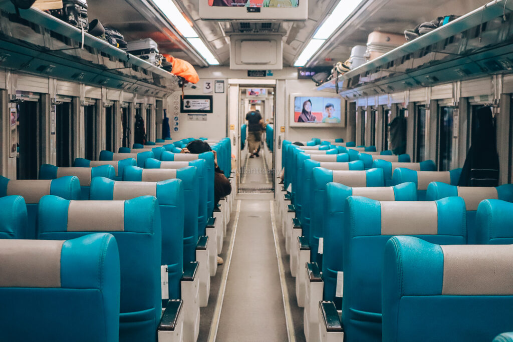 Kelas Eksekutif di Kereta Api Sangkuriang